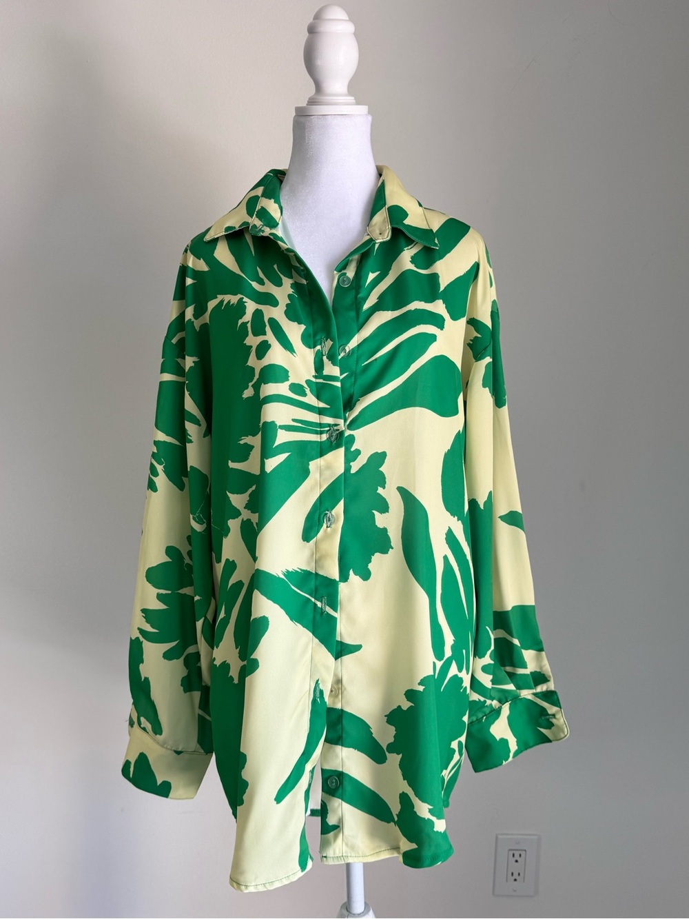 RESA Monica Blouse (in Westcott) Green Ivory Size M/L EUC